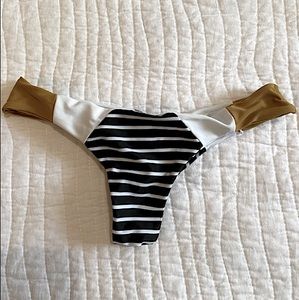 Cheeky bikini bottoms